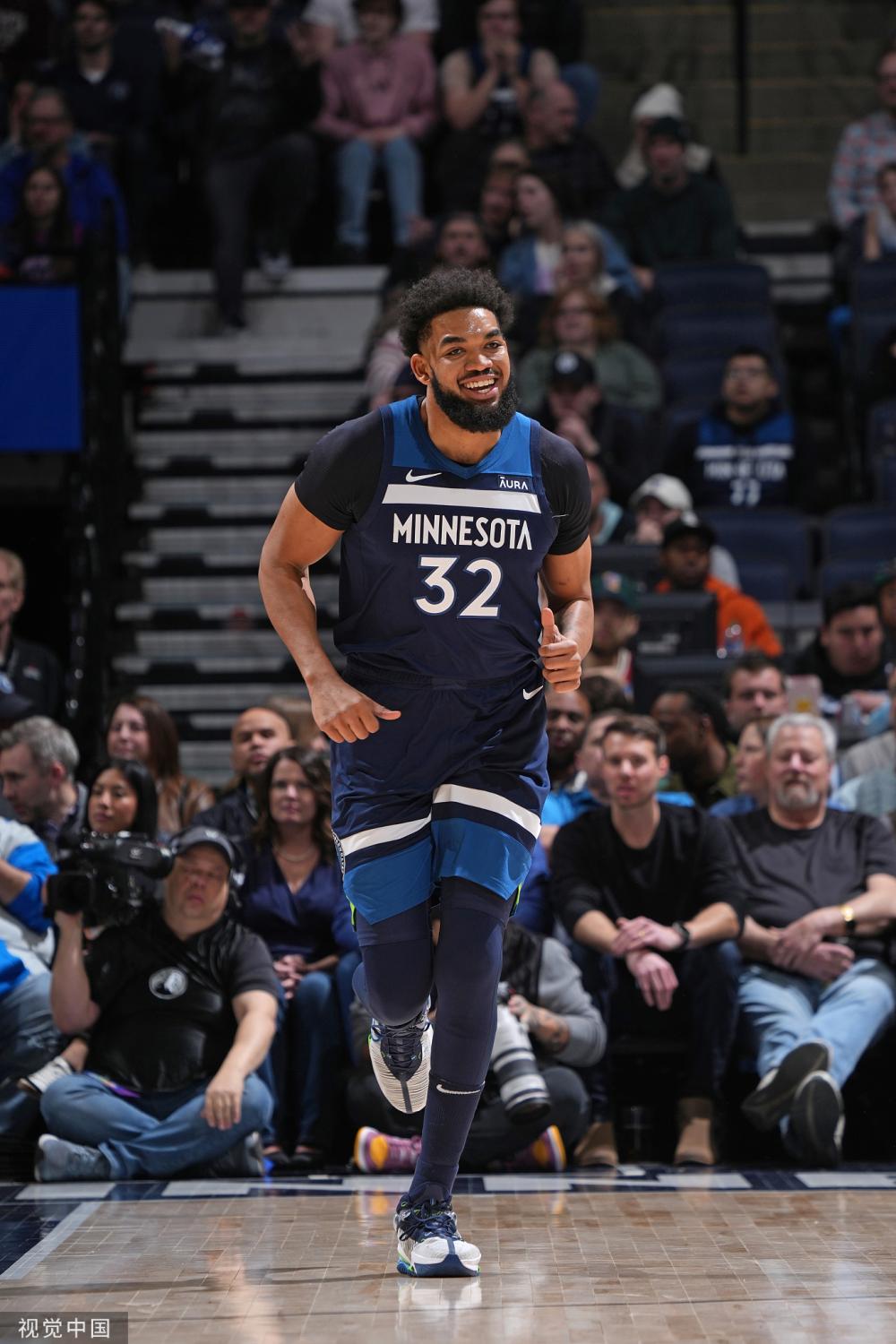 额引援而触 额引援而触